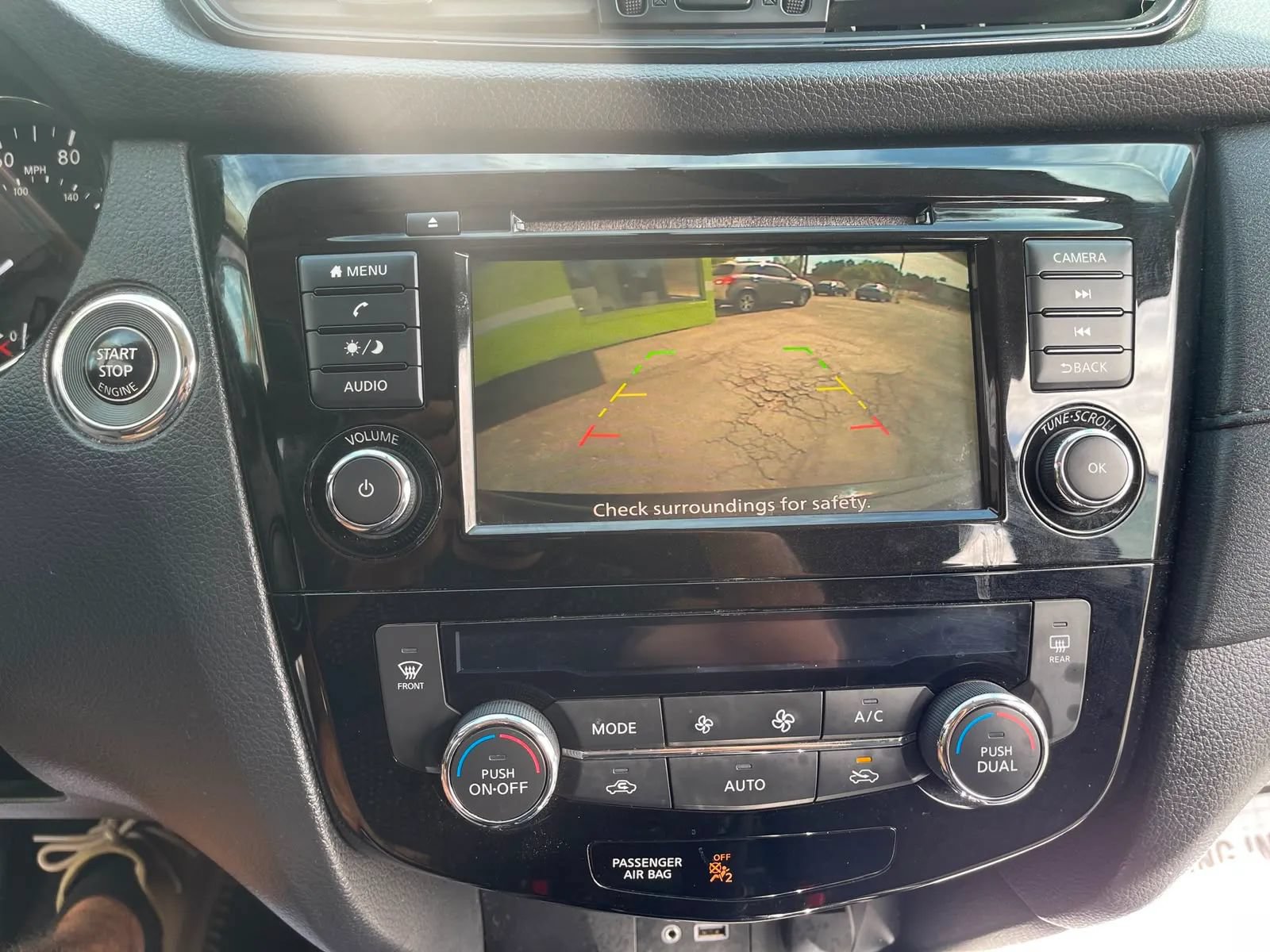 Used 2018 Nissan Rogue SV AWD/4WD image 18