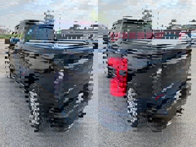 Used 2021 Chevrolet Silverado 1500 High Country w/ Technology Package image 5