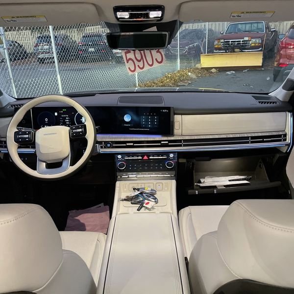 Used 2025 Hyundai Santa Fe Calligraphy image 7