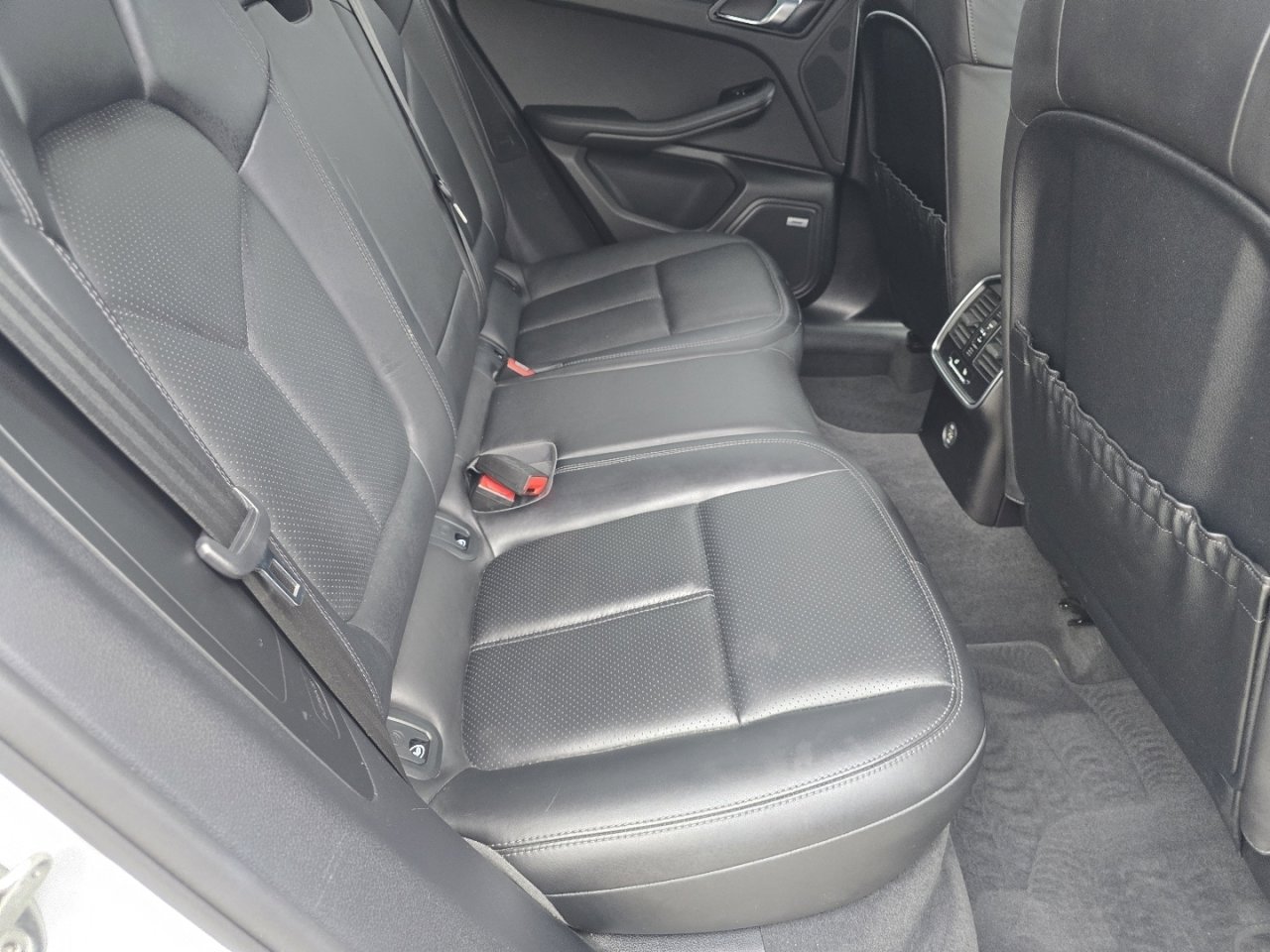 Used 2019 Porsche Macan image 19