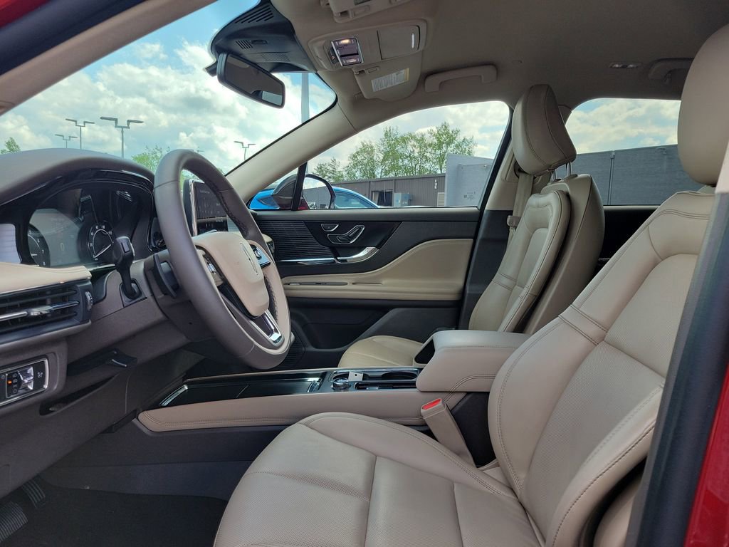 Certified 2022 Lincoln Corsair AWD w/ Equipment Group 101A image 18