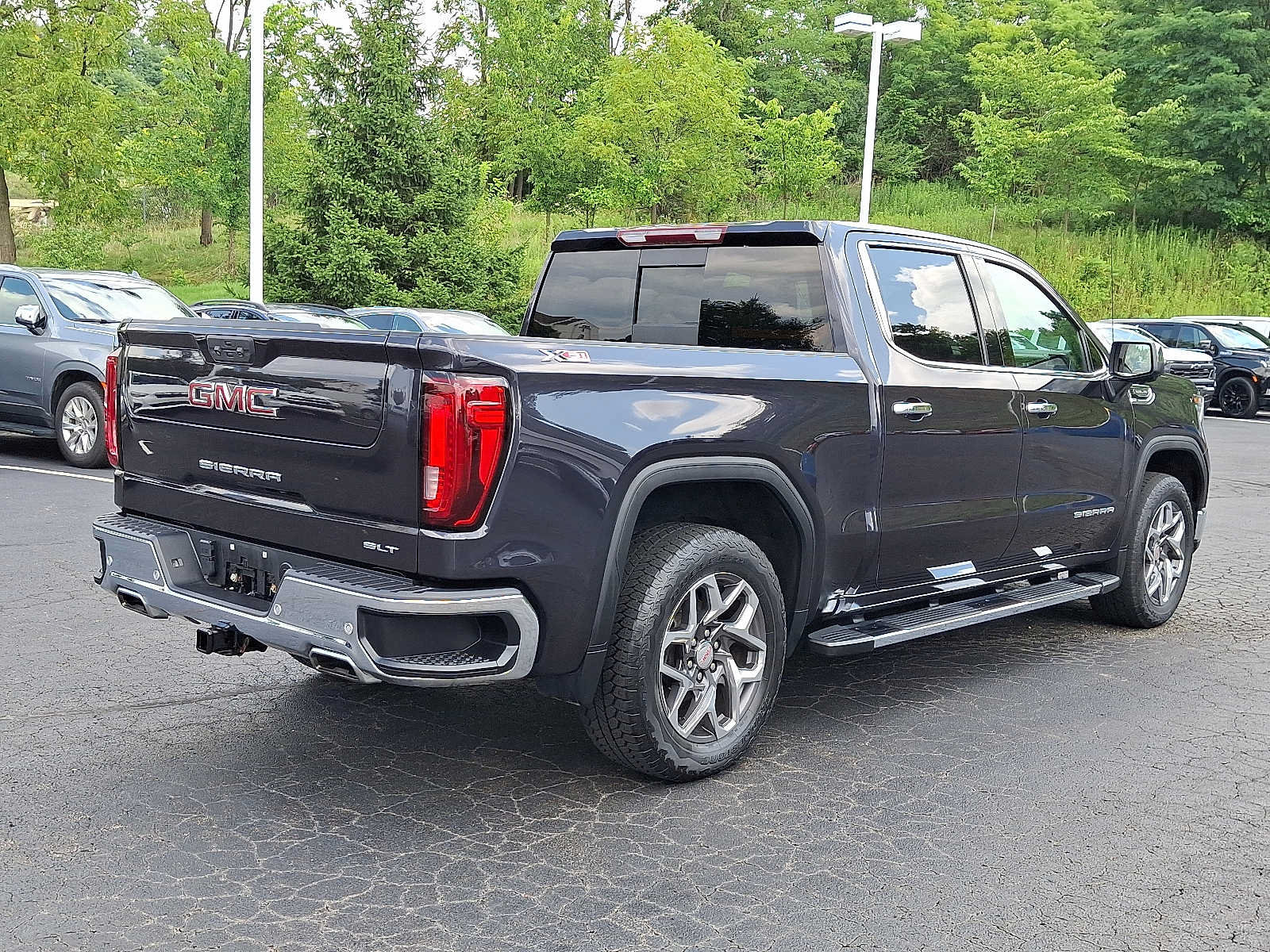 Used 2023 GMC Sierra 1500 SLT w/ SLT Premium Plus Package AWD/4WD image 6