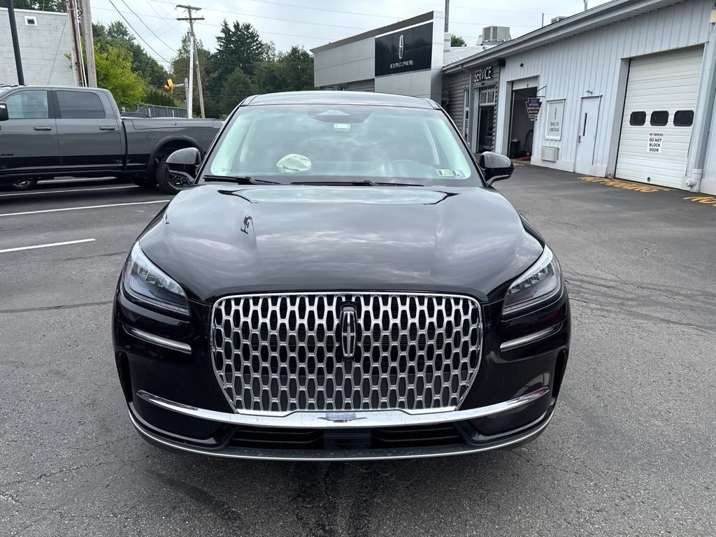 Used 2023 Lincoln Corsair AWD image 2