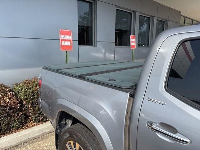 Used 2021 Toyota Tacoma Limited image 5