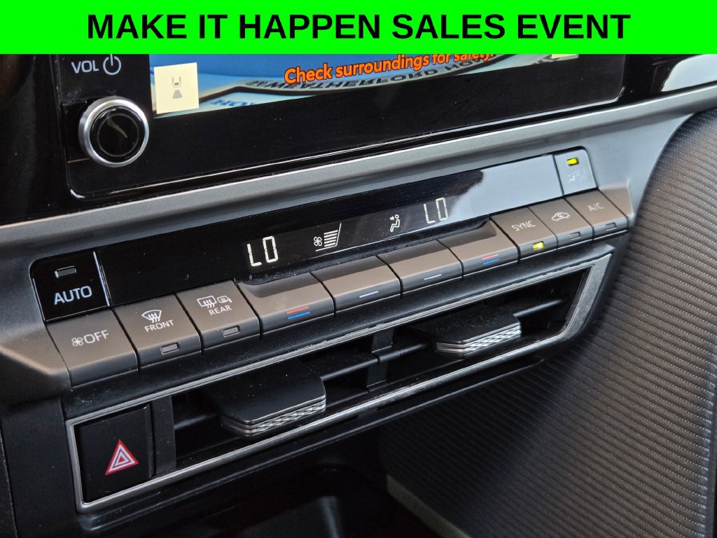 Used 2025 Toyota Camry SE FWD image 17