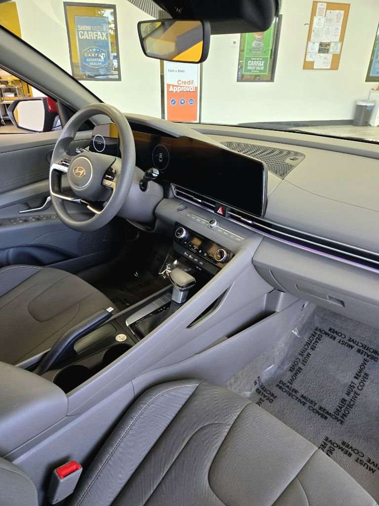 Used 2024 Hyundai Elantra SEL image 15