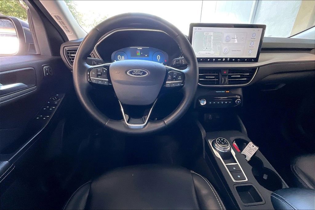 Used 2024 Ford Escape Platinum AWD/4WD image 5