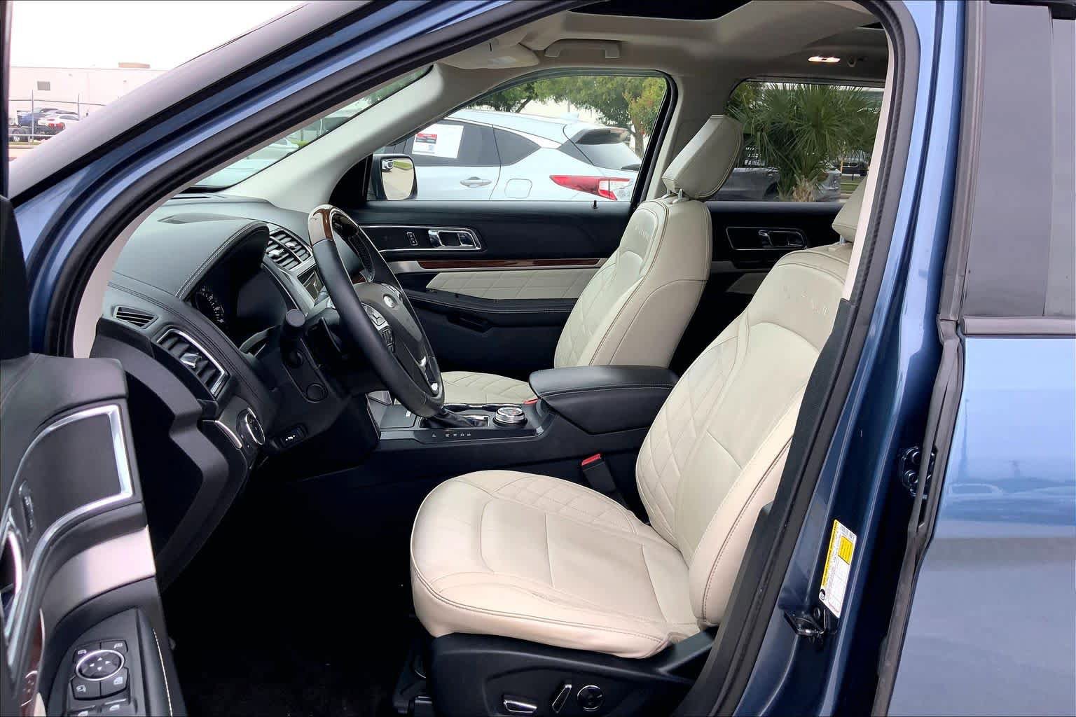 Used 2018 Ford Explorer Platinum AWD/4WD image 8