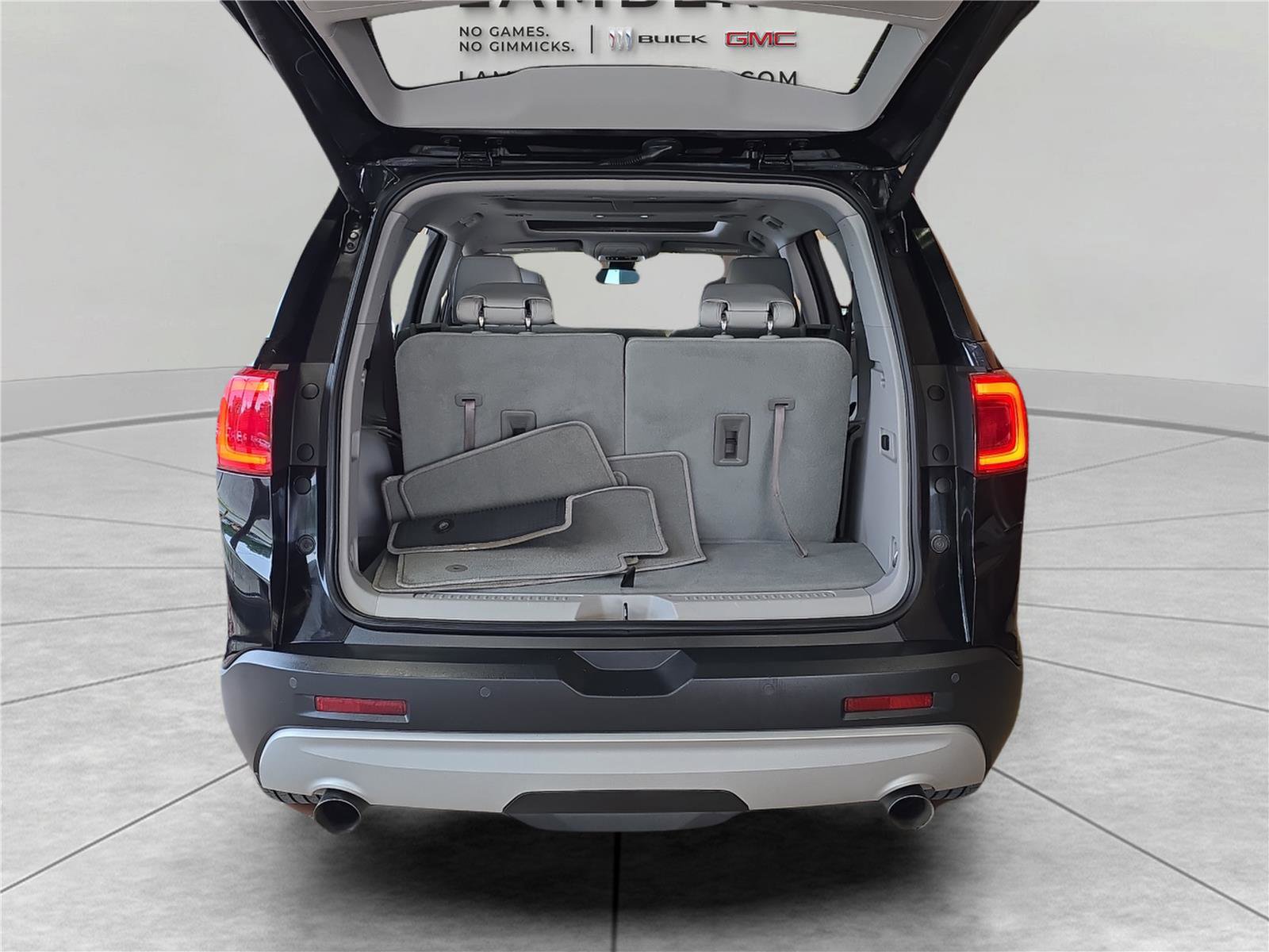 Used 2017 GMC Acadia SLT FWD image 13