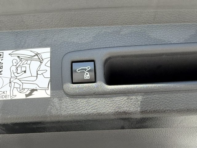 Certified 2022 Toyota Sienna XLE FWD image 15