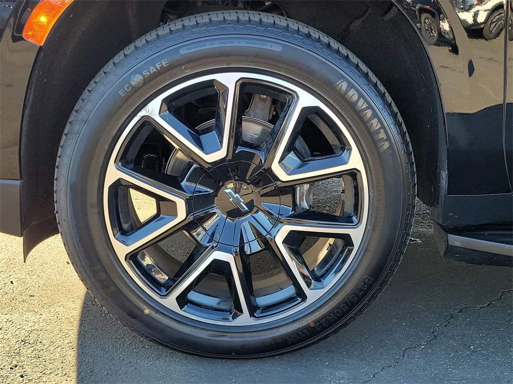 Certified 2023 Chevrolet Suburban RST w/ Sport Performance Package image 34