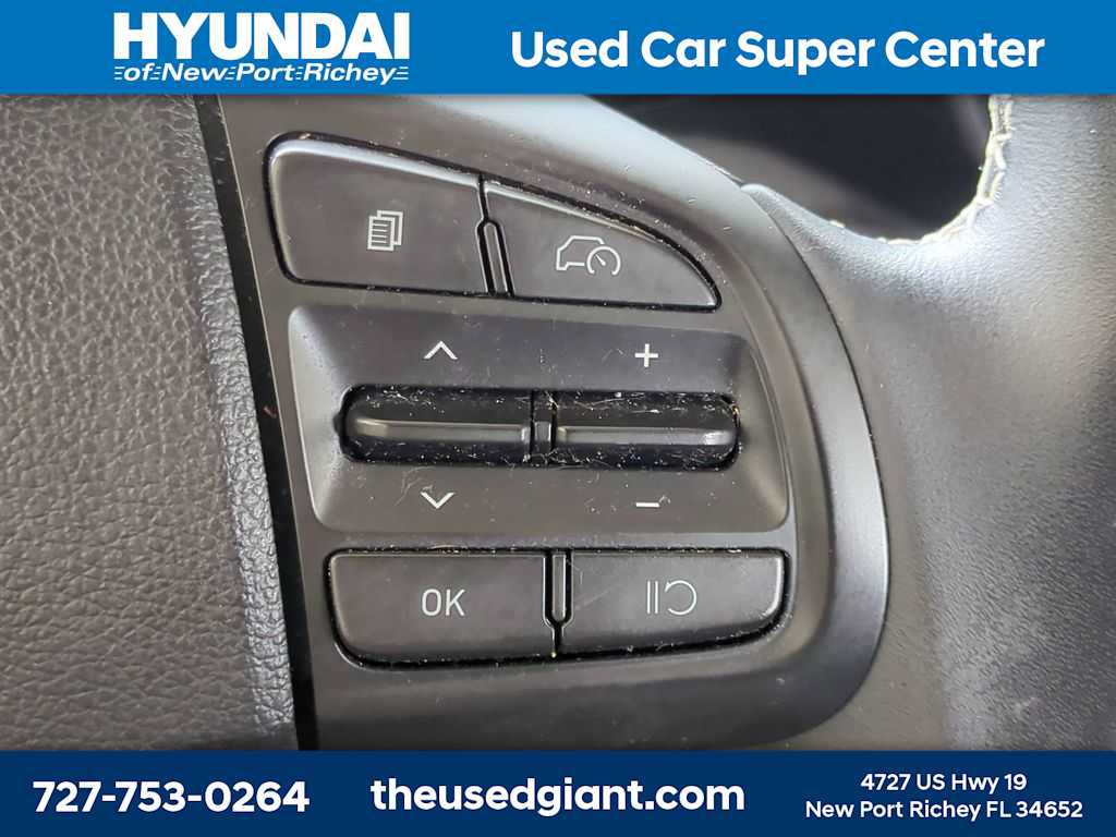 Certified 2024 Hyundai Venue Limited FWD image 27