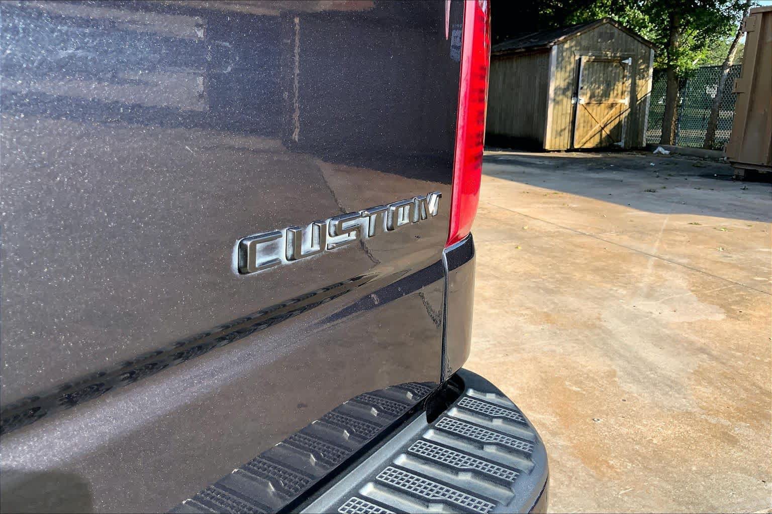 Used 2023 Chevrolet Silverado 1500 Custom w/ LPO, Dark Essentials Package RWD image 10