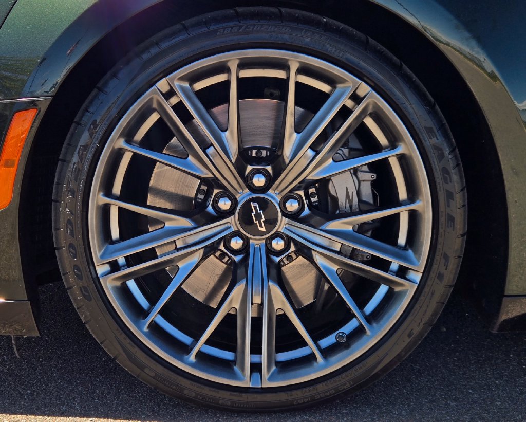 Used 2020 Chevrolet Camaro ZL1 RWD image 22