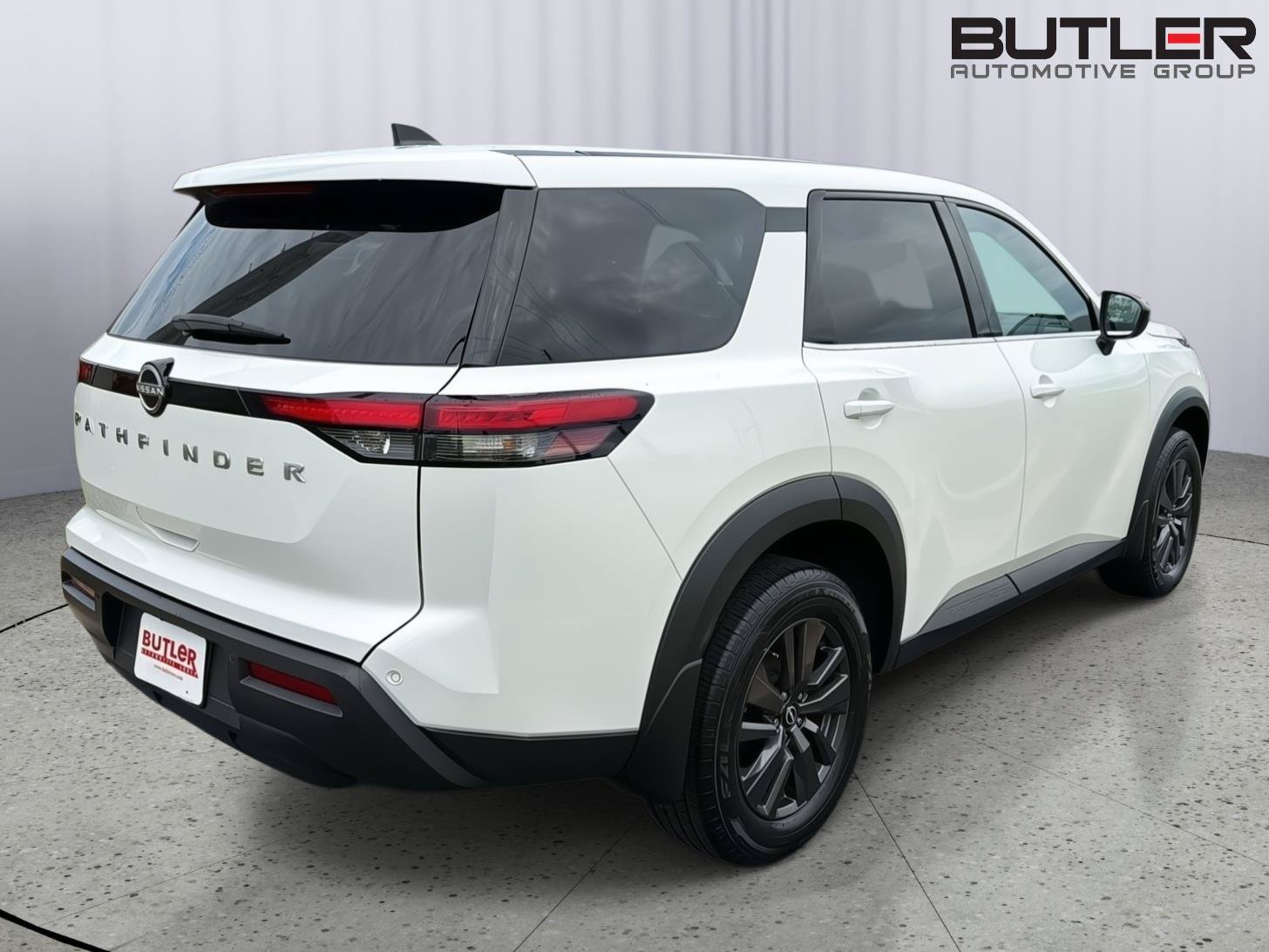 Used 2024 Nissan Pathfinder S FWD image 6