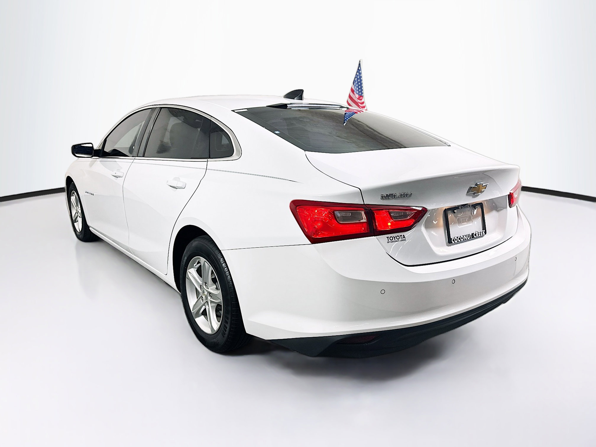 Used 2021 Chevrolet Malibu LS FWD image 5