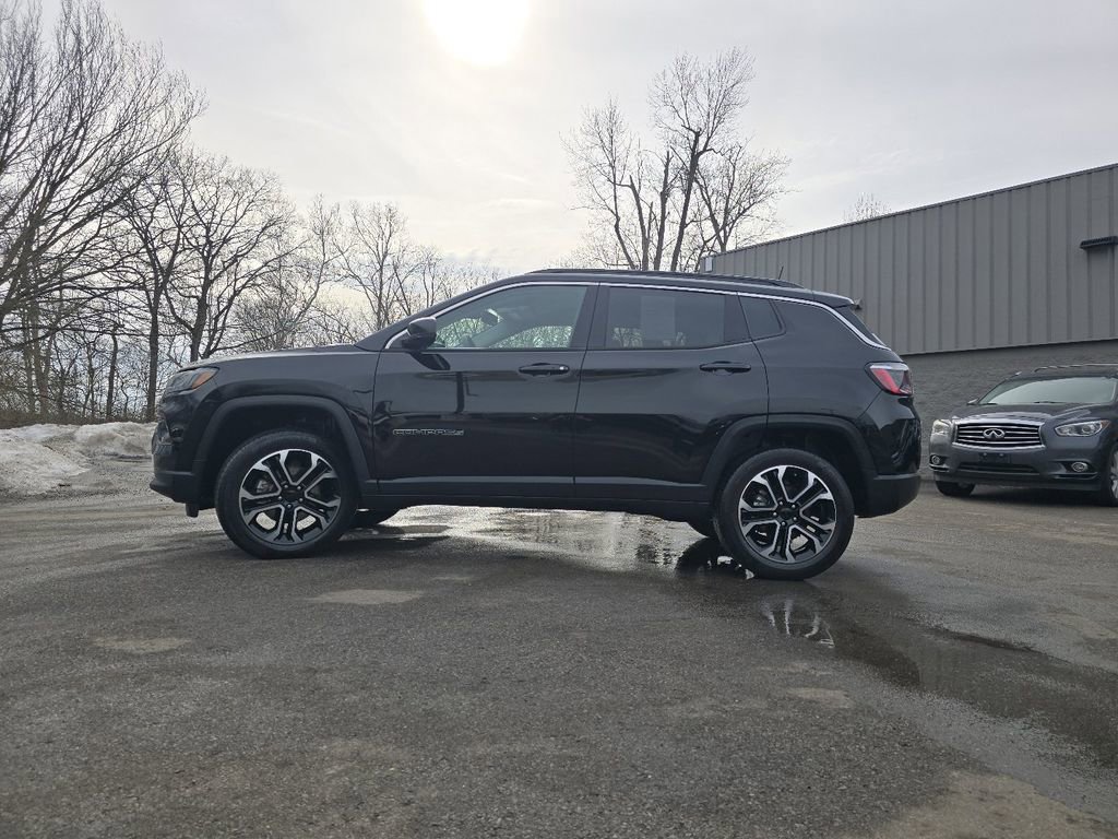 Used 2022 Jeep Compass Limited image 12