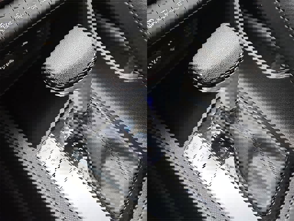 Used 2024 Hyundai Elantra SEL image 12