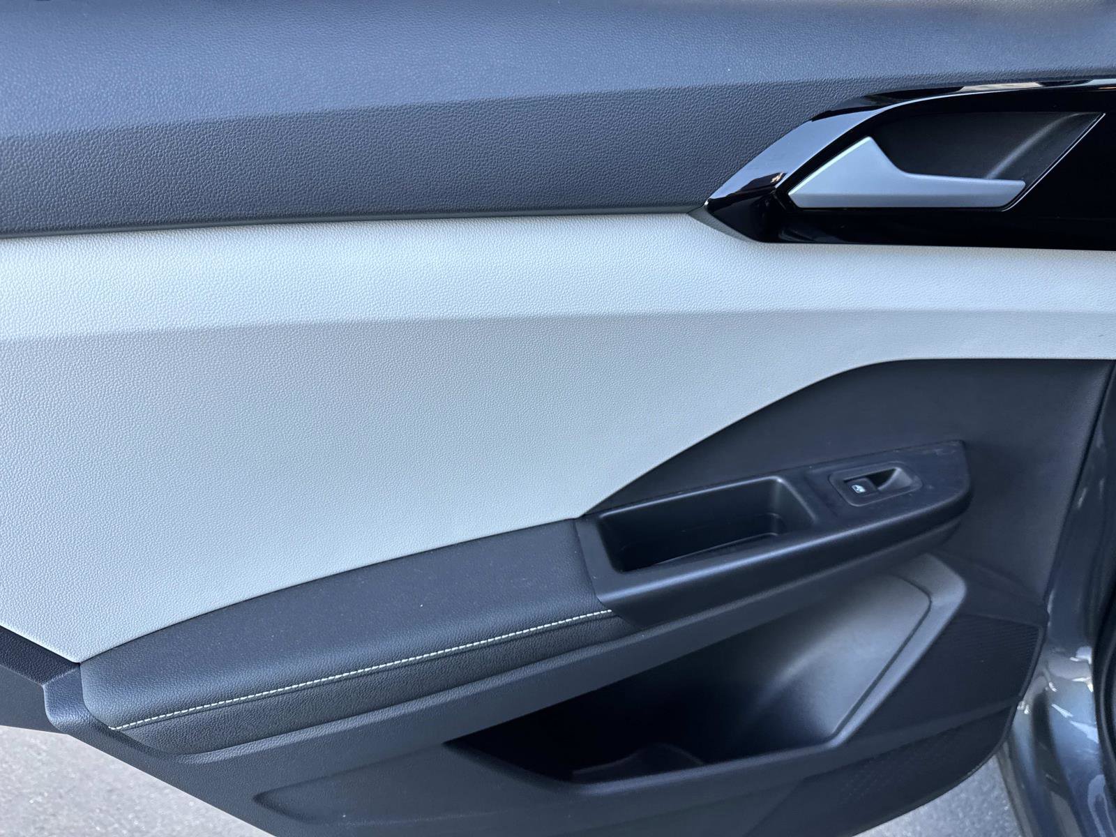 Certified 2025 Volkswagen Taos S image 9