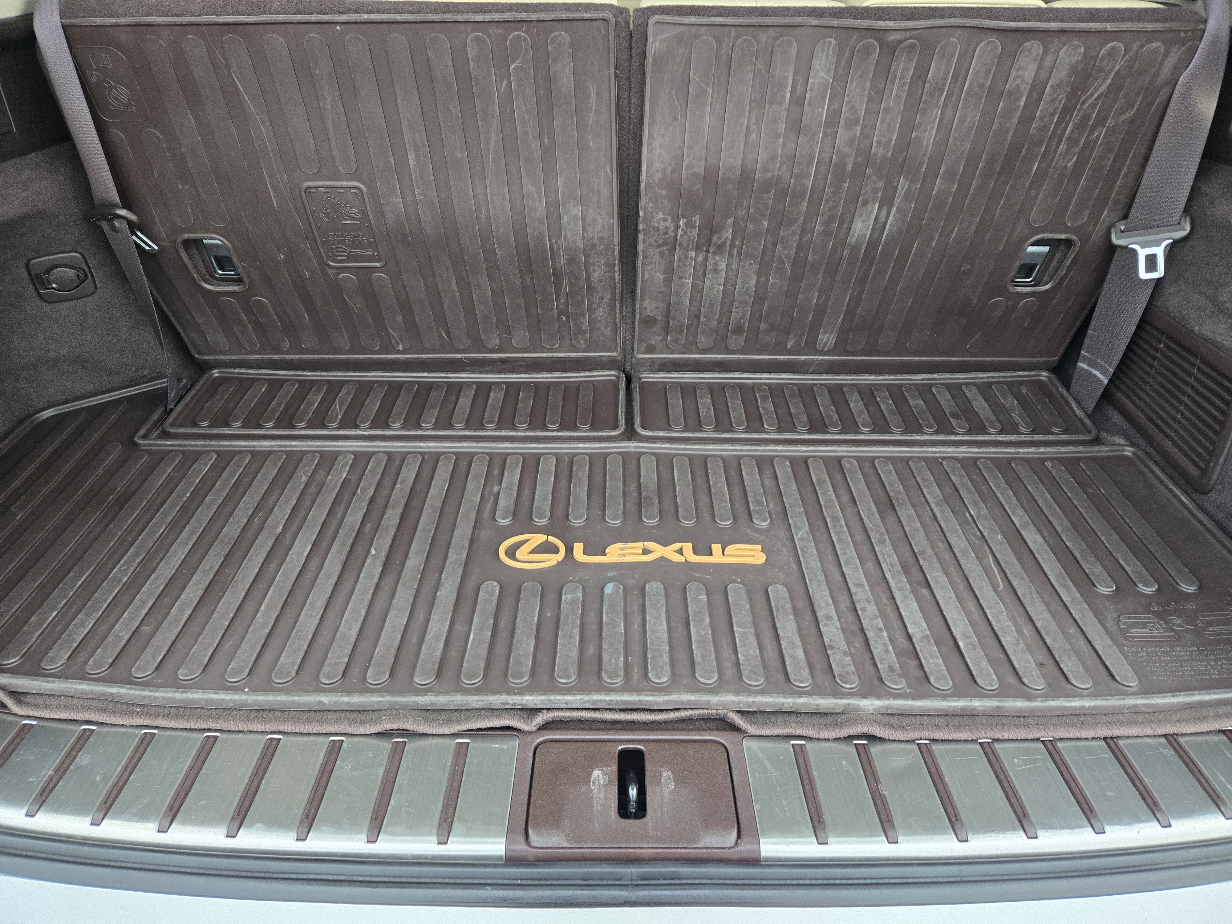 Used 2020 Lexus RX 350L Luxury image 42