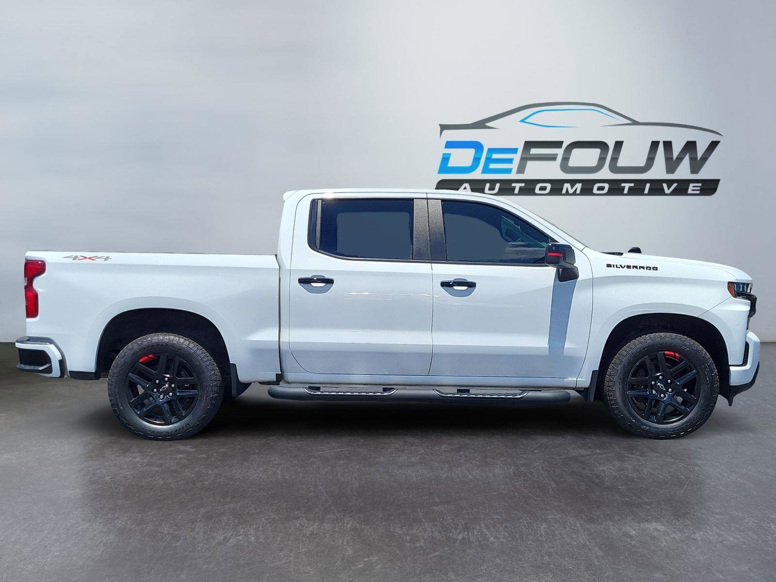 Used 2021 Chevrolet Silverado 1500 RST w/ Redline Edition AWD/4WD image 2