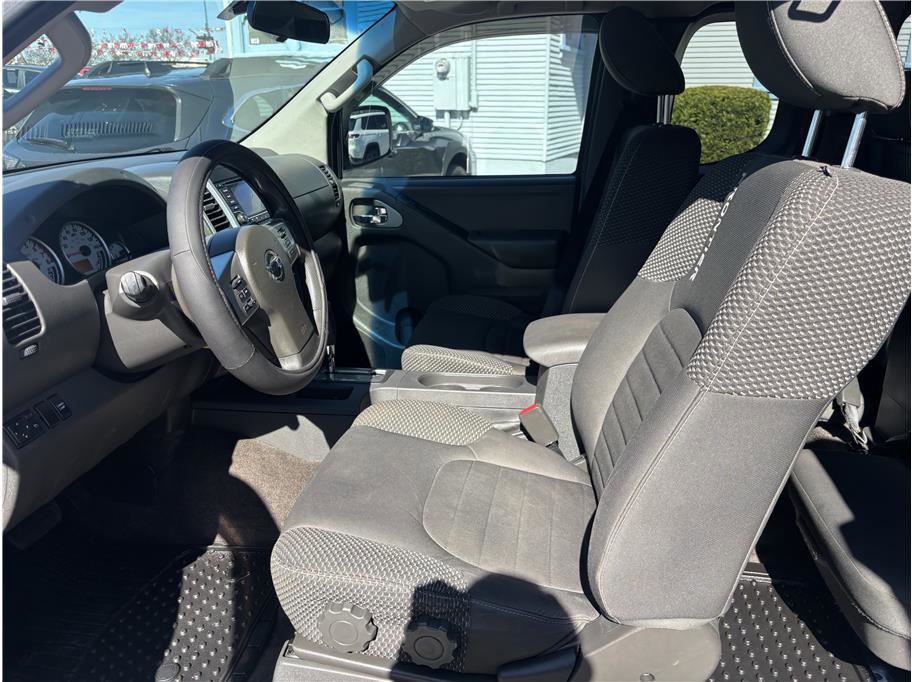Used 2016 Nissan Frontier Desert Runner image 11
