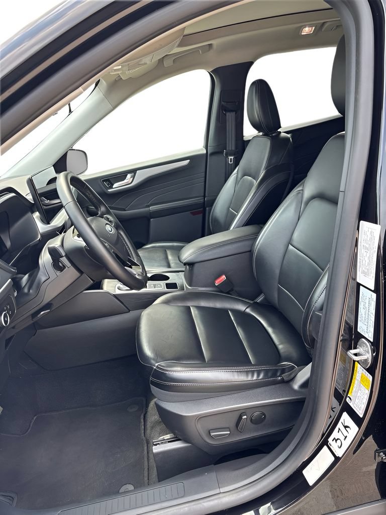 Used 2025 Ford Escape Platinum AWD/4WD image 14