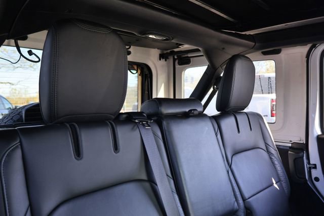 Used 2024 Jeep Wrangler High Altitude AWD/4WD image 19