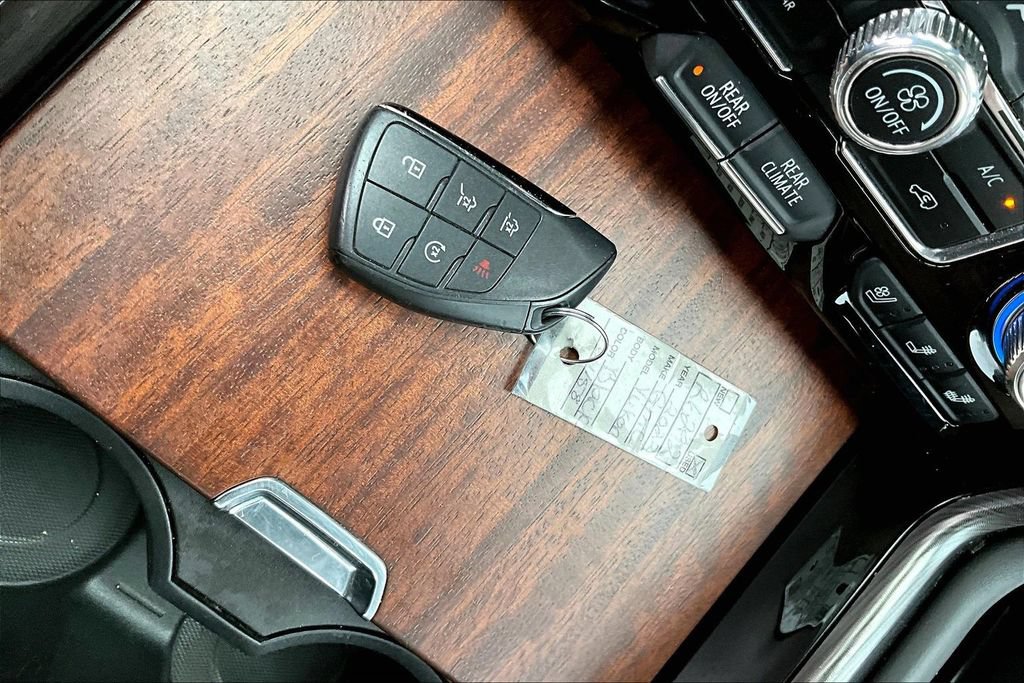 Used 2023 GMC Yukon XL Denali Ultimate AWD/4WD image 11
