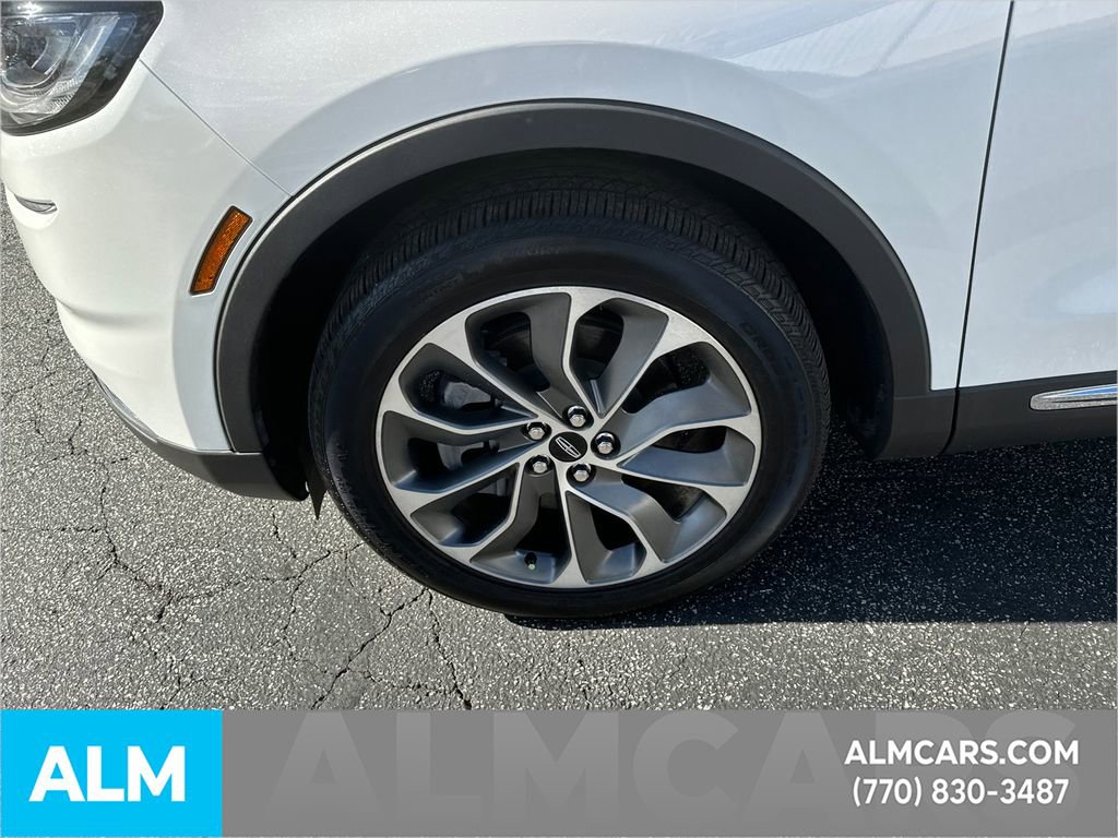 Used 2023 Lincoln Nautilus Reserve image 13