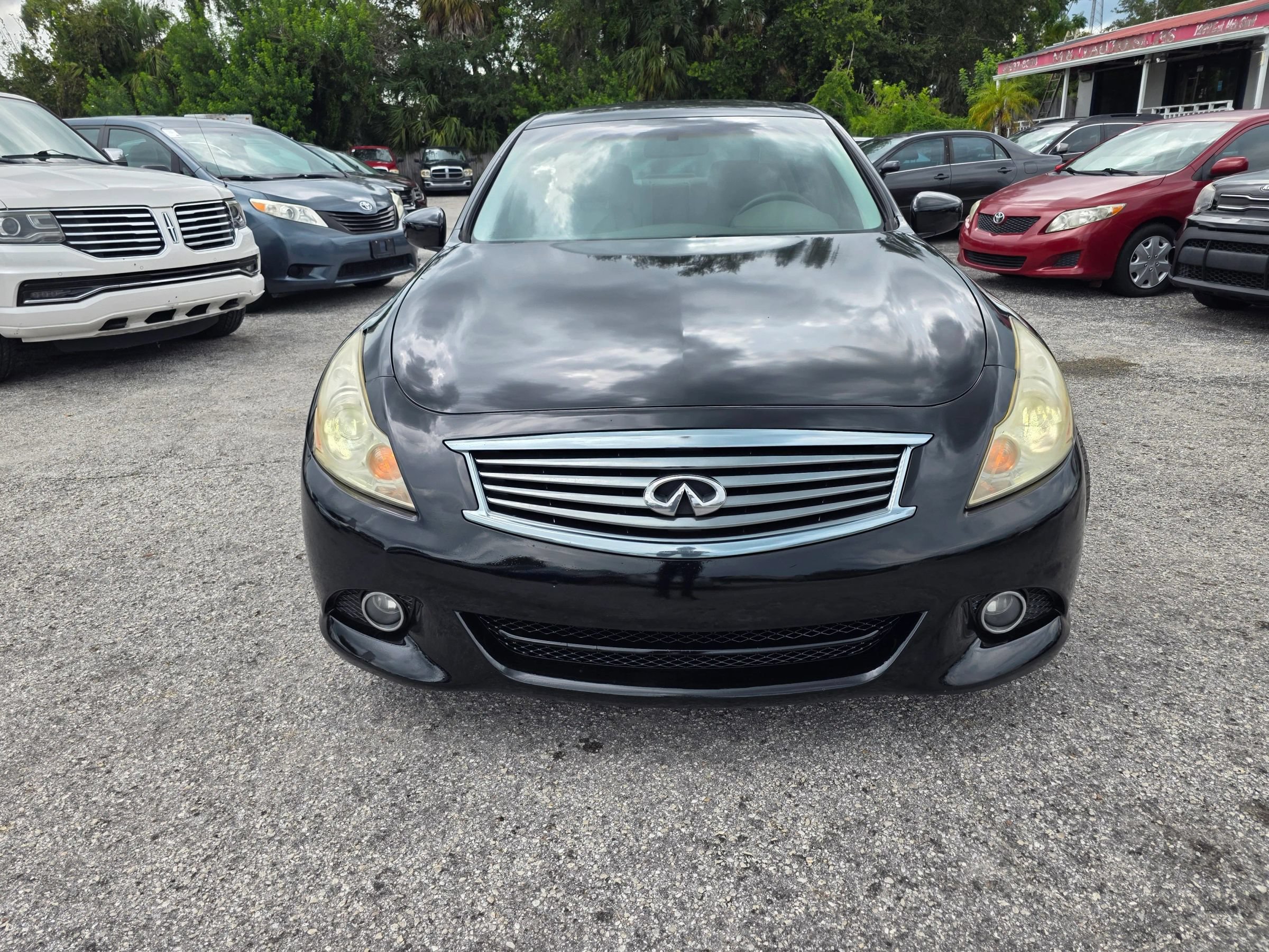 Used 2011 INFINITI G25 RWD image 2