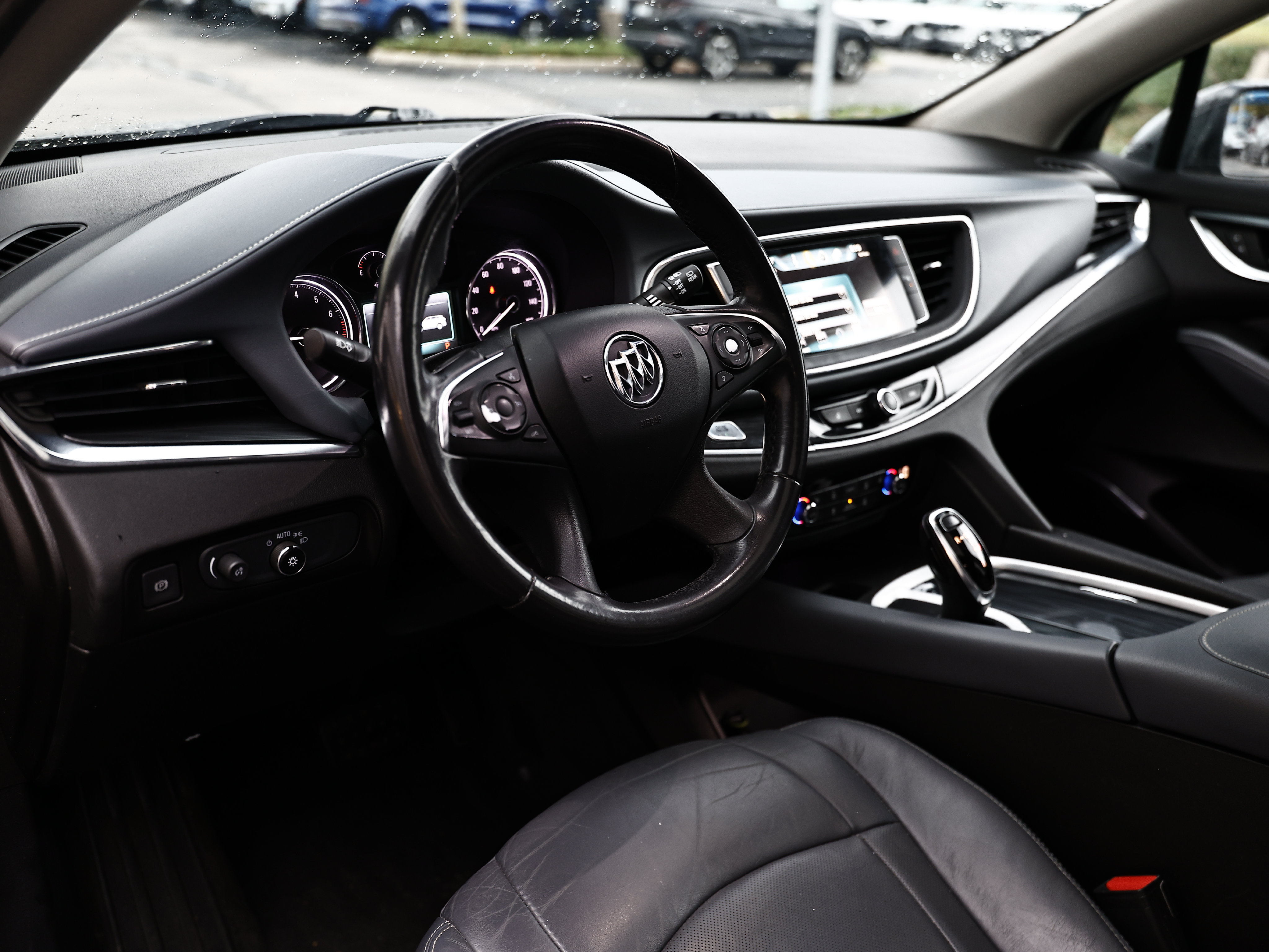 Used 2018 Buick Enclave Essence AWD/4WD image 18