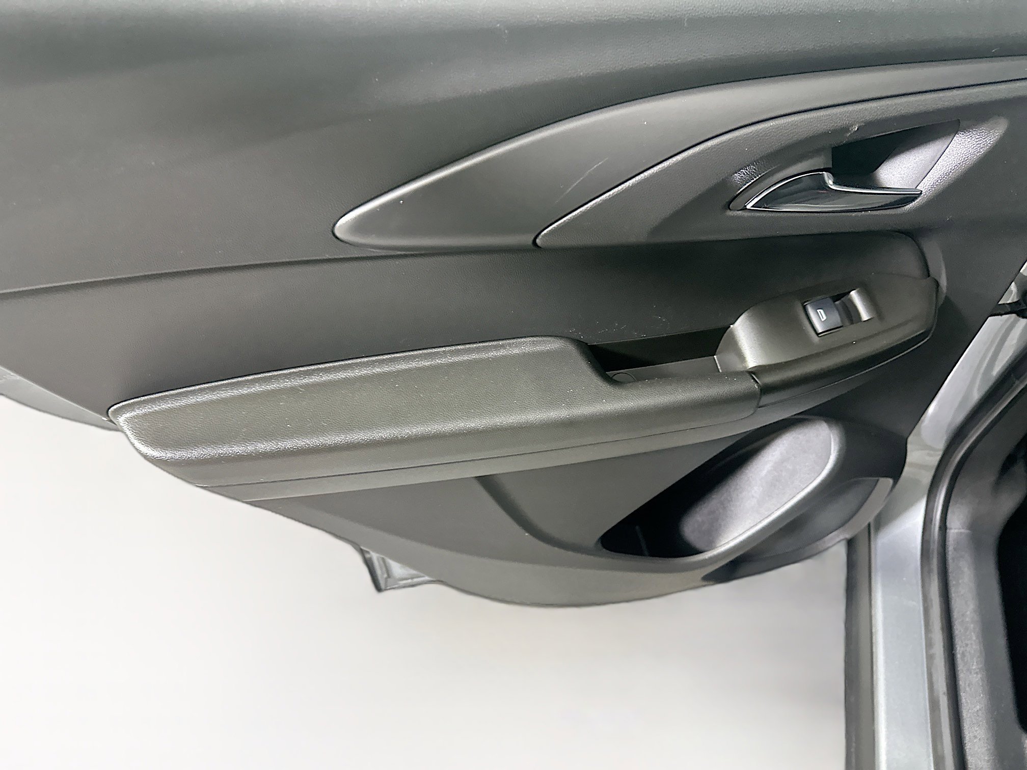 Used 2024 Chevrolet TrailBlazer LS image 25