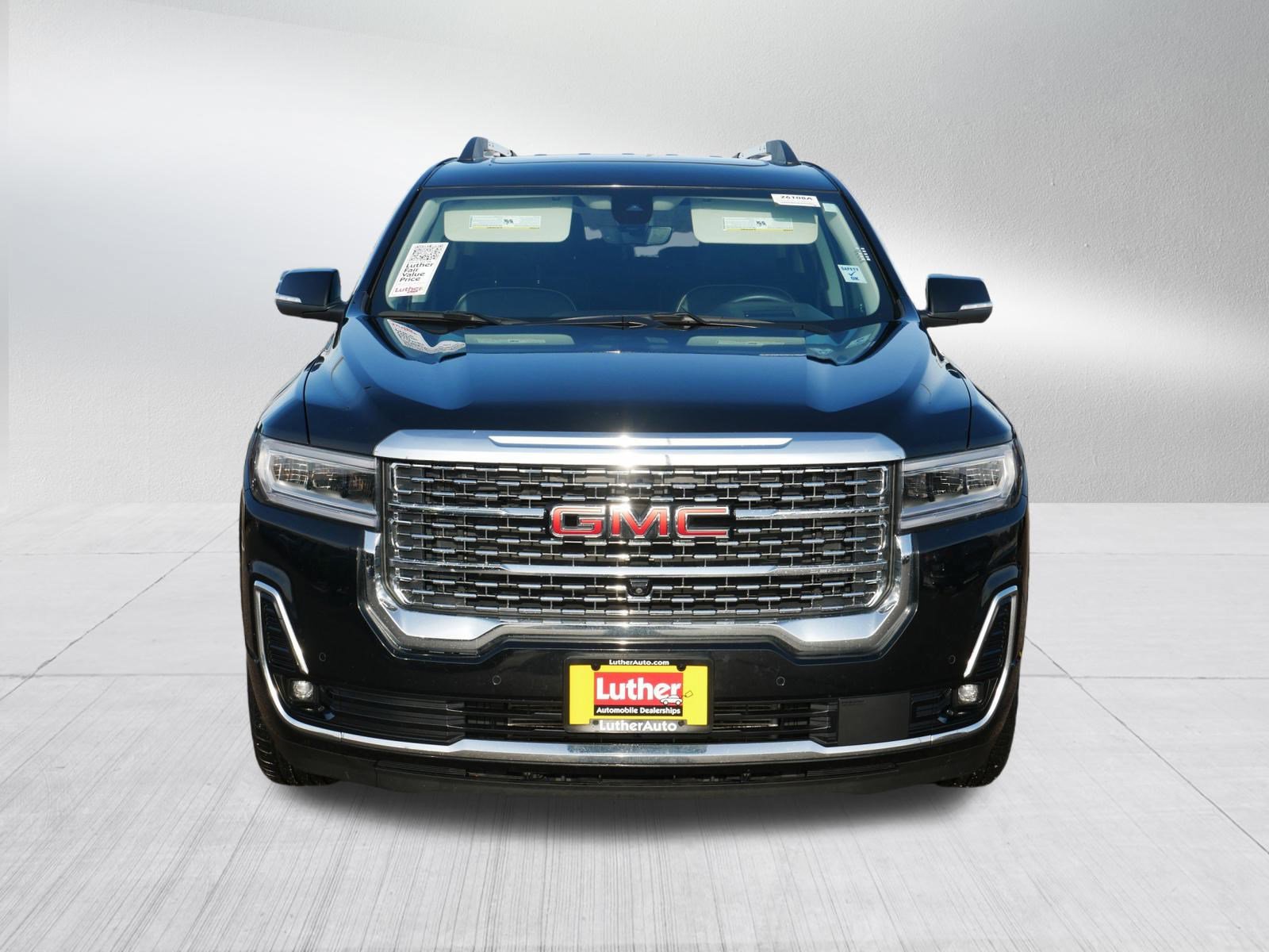 Used 2023 GMC Acadia Denali w/ Black Diamond Edition image 2