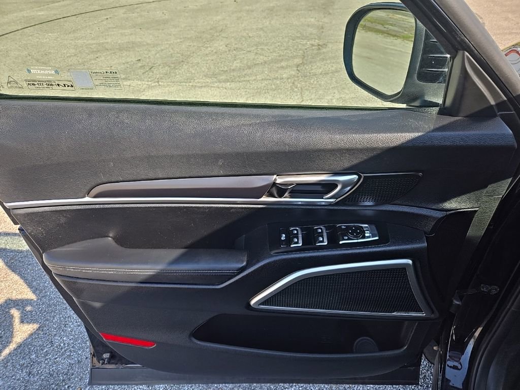 Used 2023 Kia Telluride LX image 16