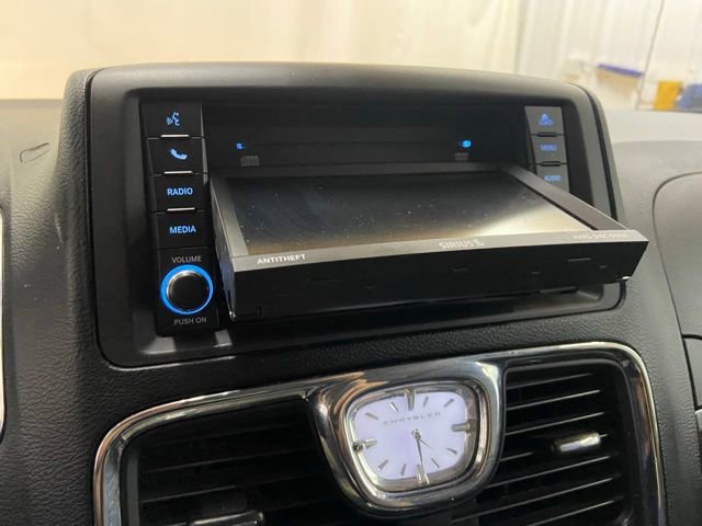 Used 2012 Chrysler Town & Country Touring-L w/ Premium Group FWD image 58