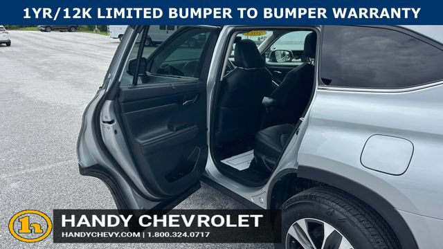 Used 2021 Toyota Highlander XLE AWD/4WD image 29