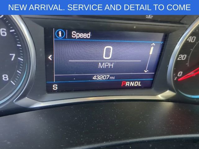 Used 2019 Chevrolet Equinox LT w/ Driver Convenience Package AWD/4WD image 2