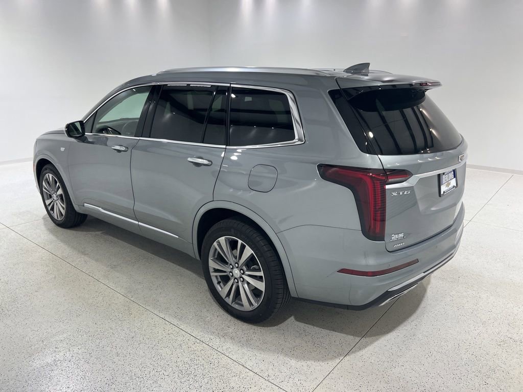 Used 2025 Cadillac XT6 Premium Luxury image 3