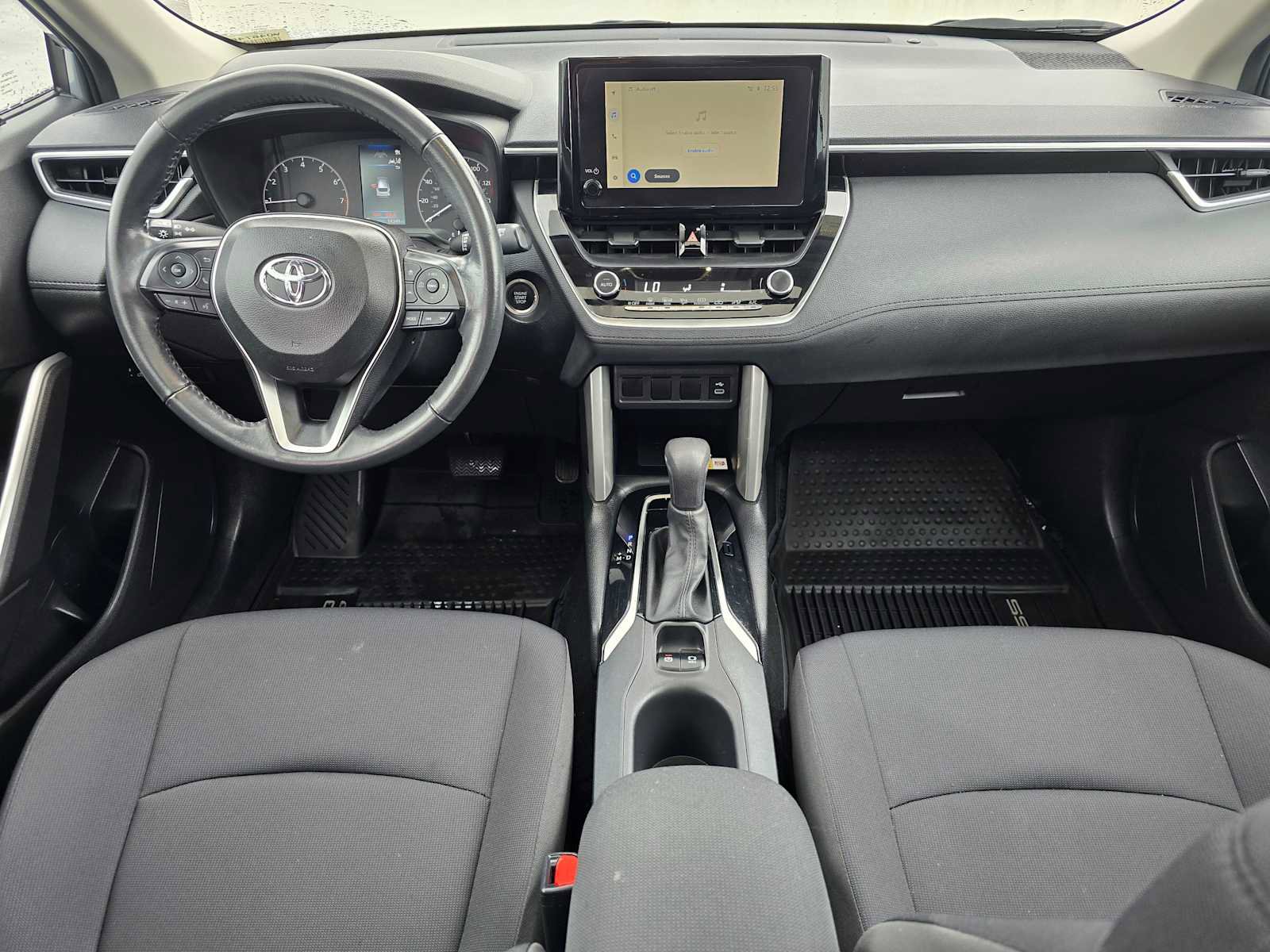 Certified 2023 Toyota Corolla Cross LE w/ Moonroof Package image 18