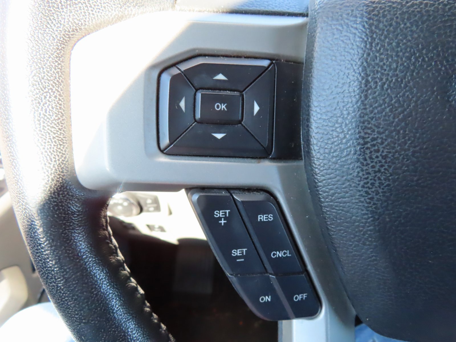 Used 2018 Ford F150 Lariat image 21