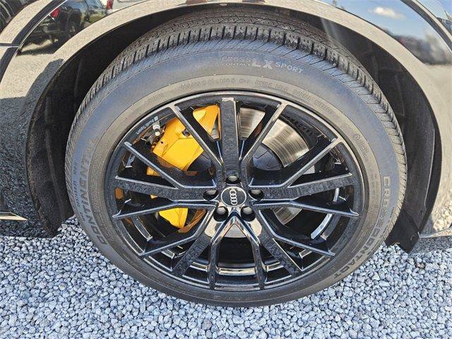 Used 2023 Audi e-tron Chronos image 16