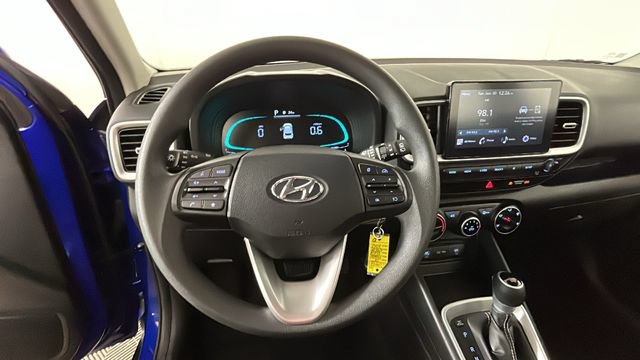 Certified 2025 Hyundai Venue SE FWD image 14