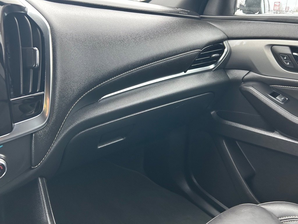 Used 2023 Chevrolet Traverse LT image 53