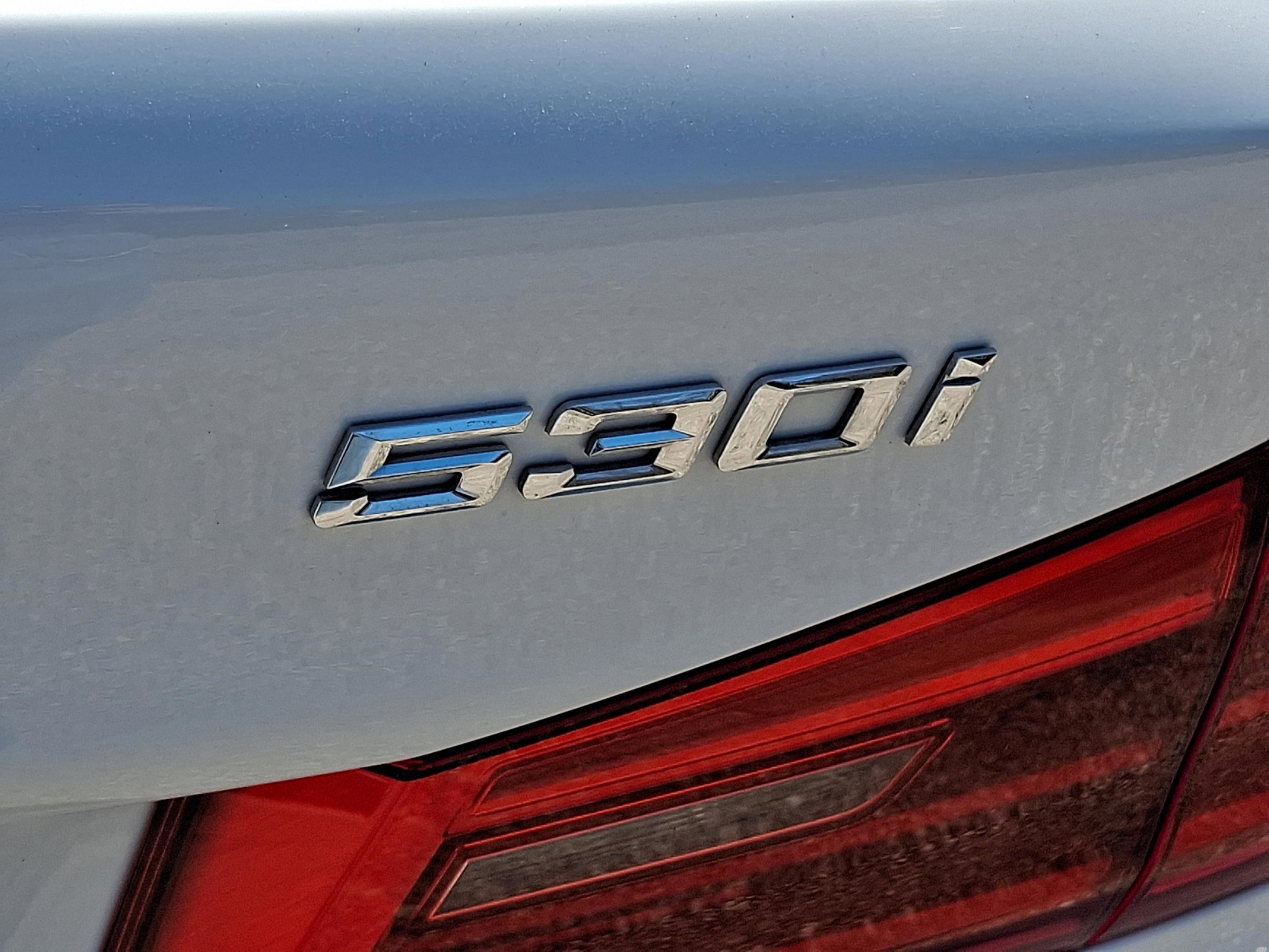 Used 2020 BMW 530i xDrive w/ Premium Package image 31