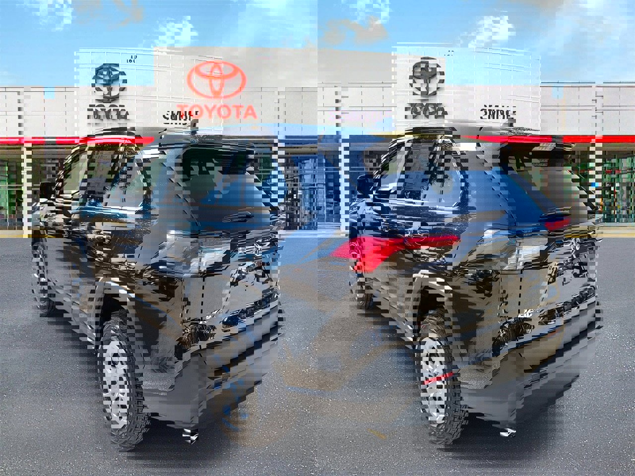 Used 2025 Toyota RAV4 LE image 4