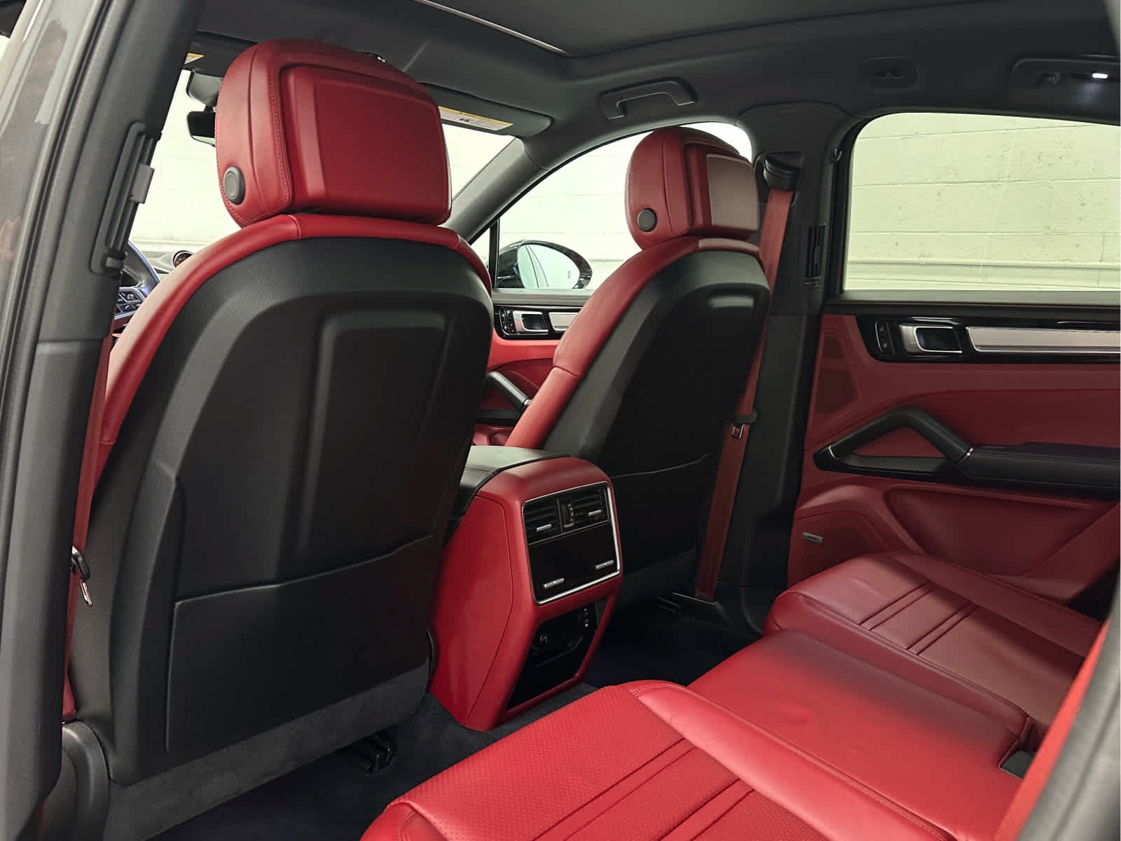 Used 2020 Porsche Cayenne S AWD/4WD image 14