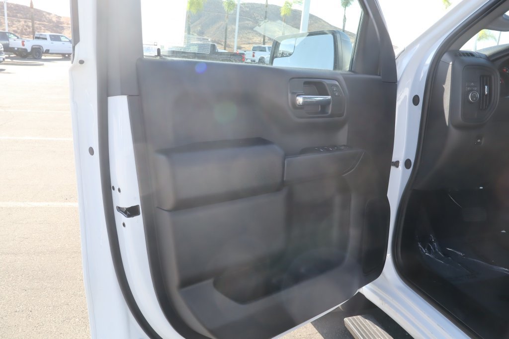 New 2026 Chevrolet Silverado 1500 Custom w/ LPO, Dark Essentials Package RWD image 10