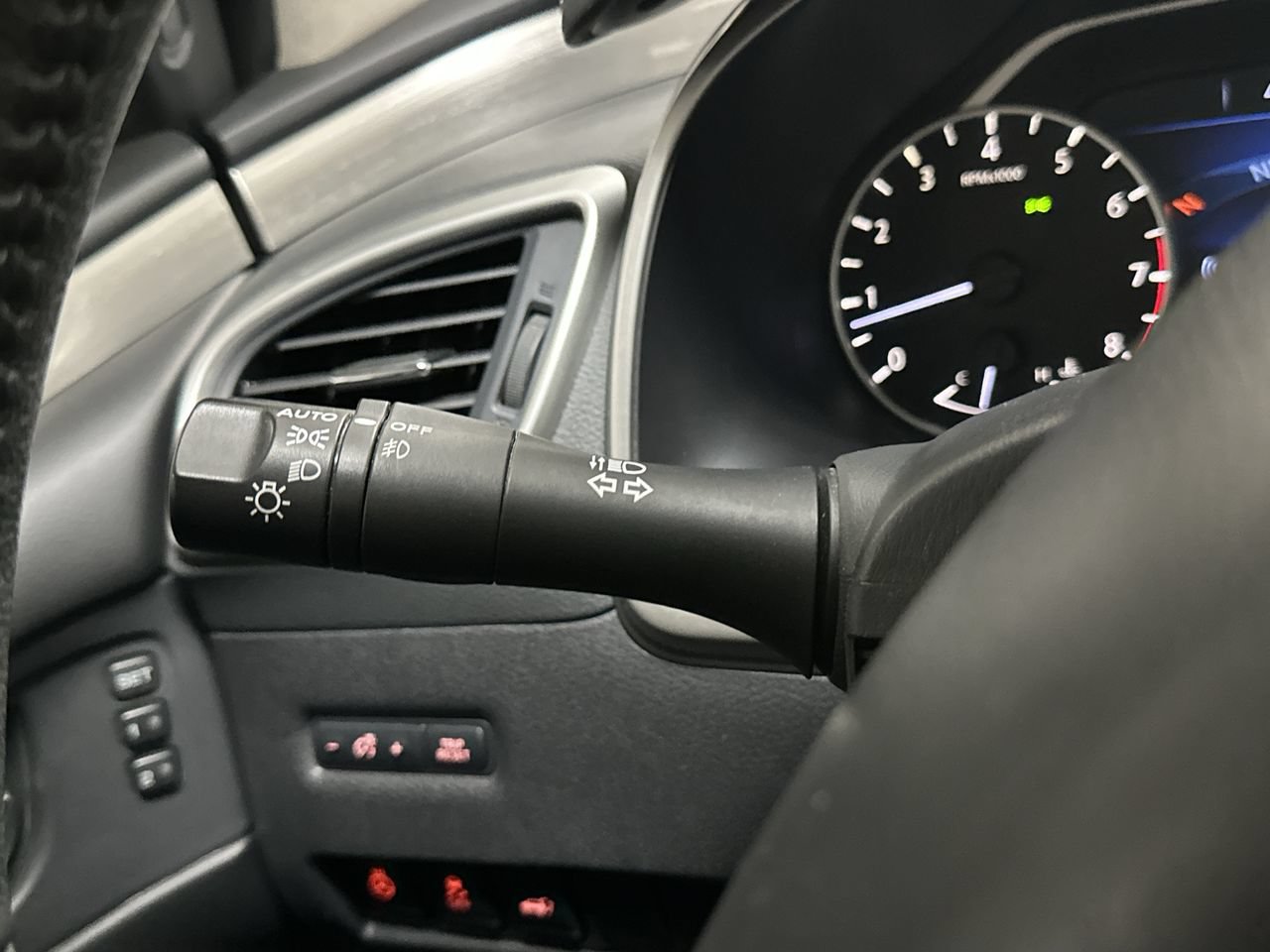 Used 2018 Nissan Murano S AWD/4WD image 53