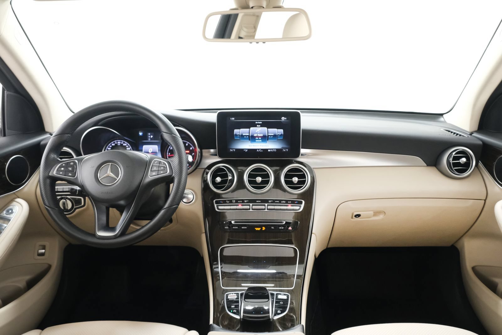Used 2017 Mercedes-Benz GLC 300 4MATIC image 8